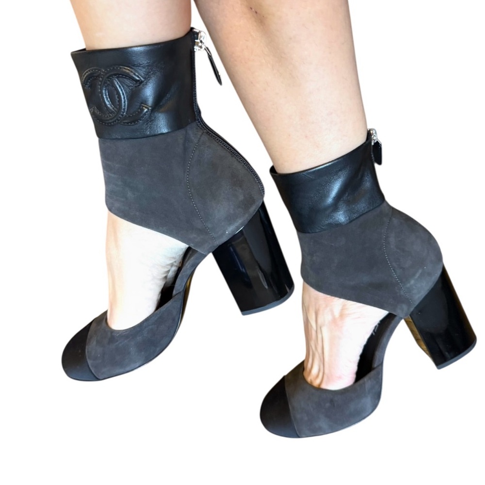 CHANEL Gray Suede and Black Leather Cap-Toe Ankle Booties interlocking cc logo